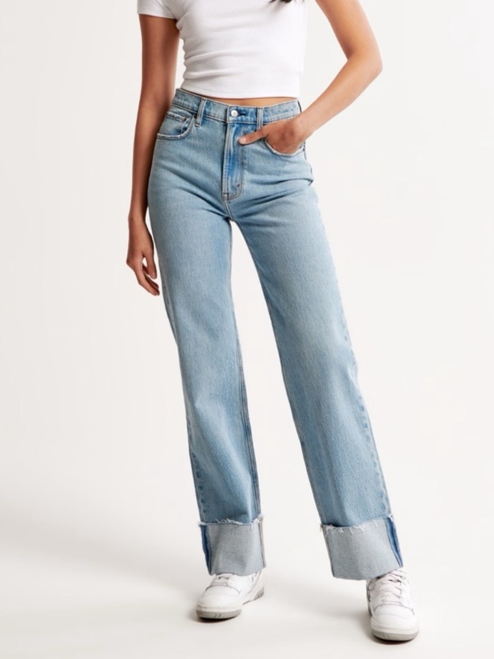 Abercrombie & Fitch The 90's Relaxed Jean High Rise Light Blue Wash size 33 16R